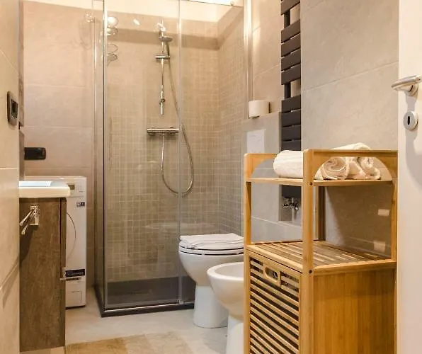 Ca' Di Leo, Private Terrace In Historical Center شقة